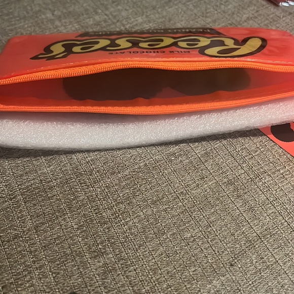 New with tag Reese’s zipper top bag pencil case | Make up | storage - Picture 6 of 7